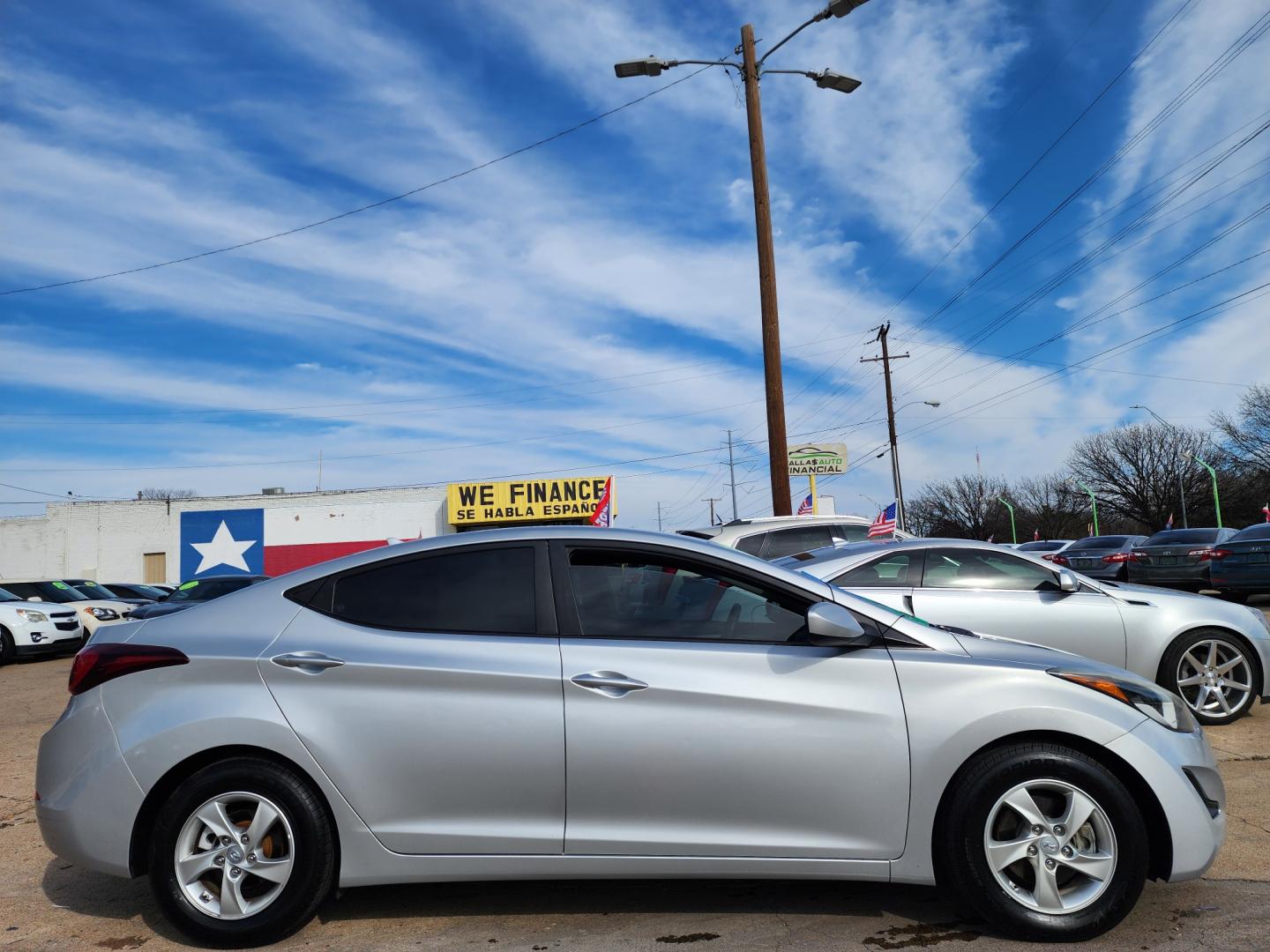 2015 SILVER Hyundai Elantra SE (5NPDH4AE4FH) with an 1.8L L4 DOHC 16V engine, 6-Speed Automatic transmission, located at 2660 S.Garland Avenue, Garland, TX, 75041, (469) 298-3118, 32.885551, -96.655602 - Photo#2